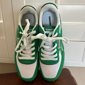NEVER WORN - Green and White Women’s Reebok Sneakers